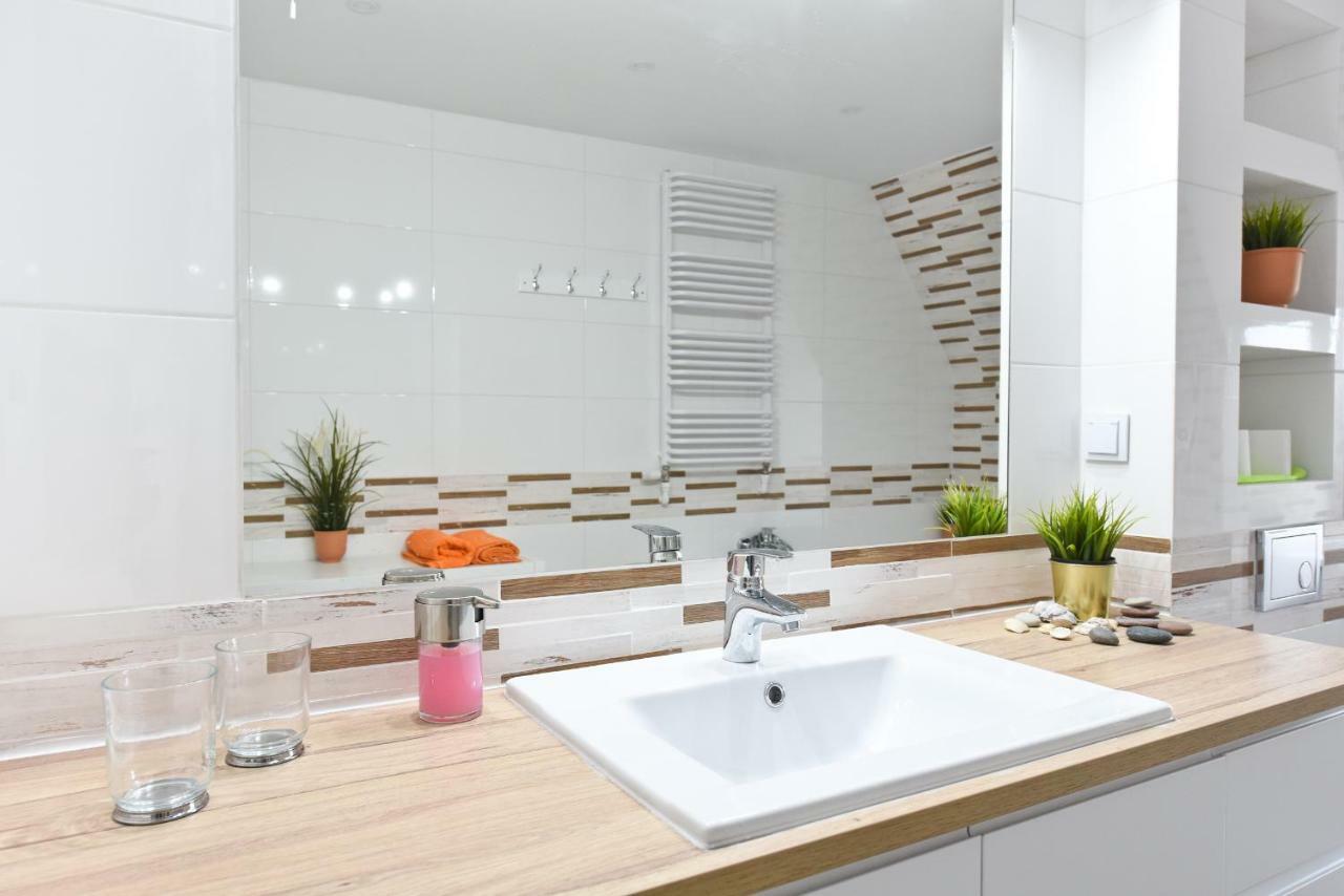 Apartament Centrum Z Miejscem Parkingowym Torun Luaran gambar